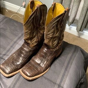 Square toe western cowboy boots